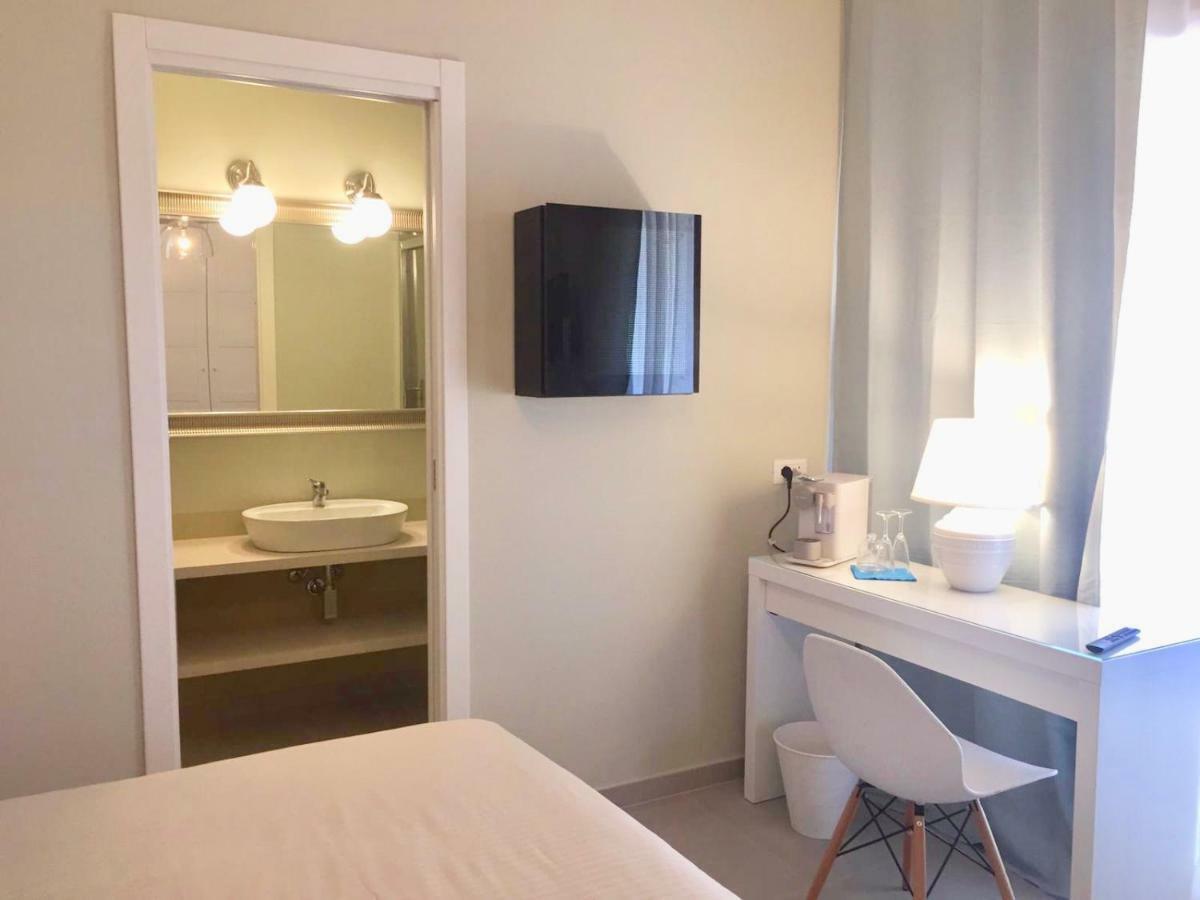 Esmeralda'S Rooms Porto San Paolo  Esterno foto